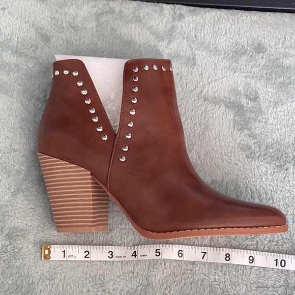 NWT Boots brown size 10 with silver trim  and 3.5 inch heels - Picture 10 of 11